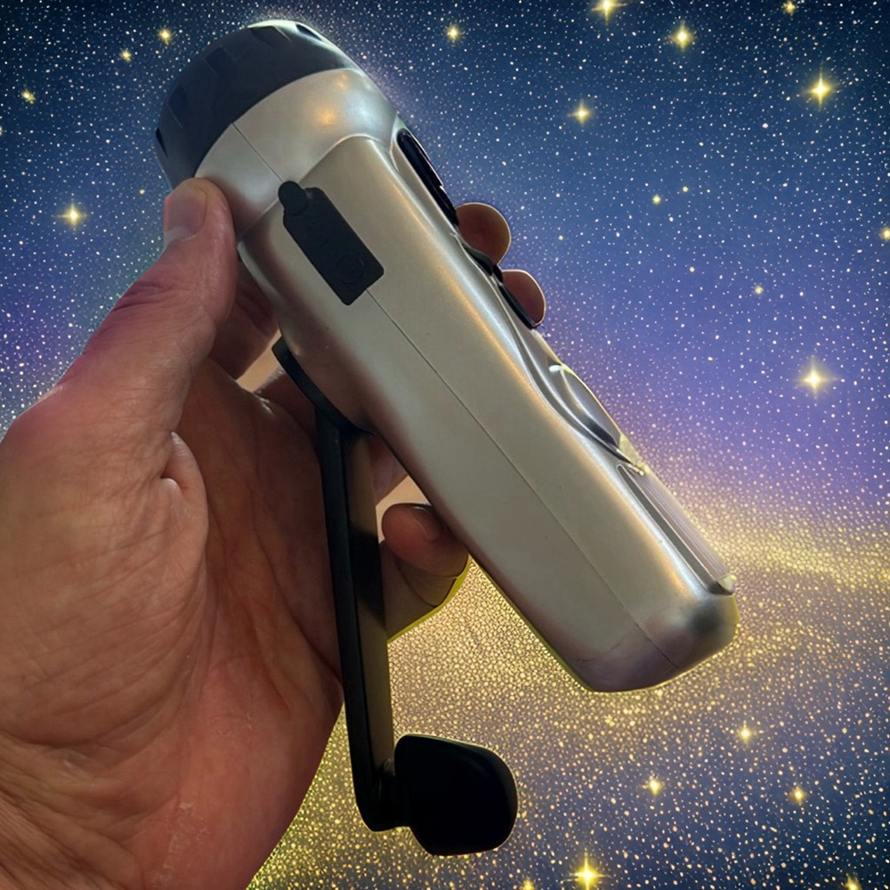 ❤️5 for $25❤️ - Hand Crank Flashlight no battery required perfect for hikers etc